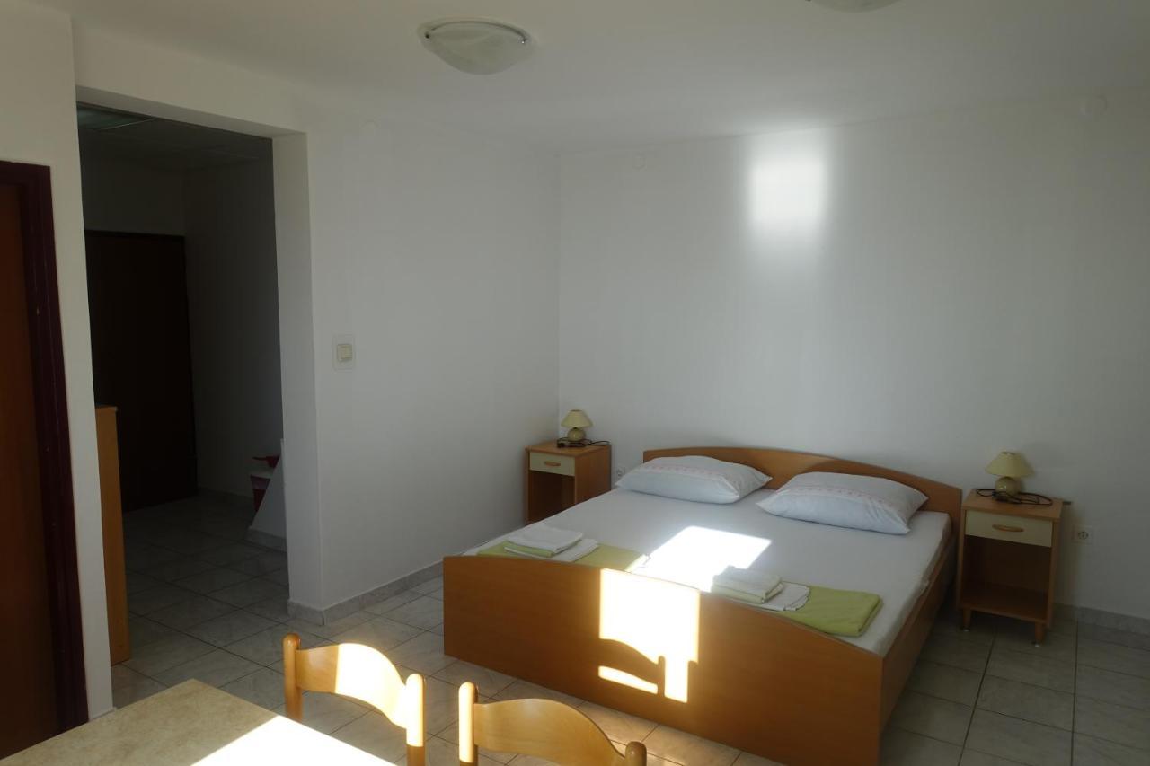 Apartments Galeb Rtina Eksteriør billede