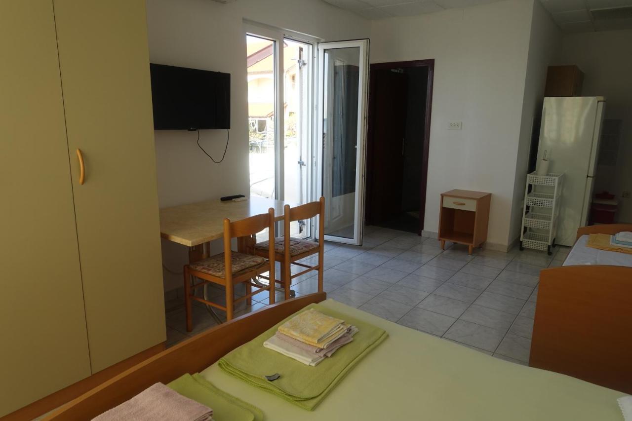 Apartments Galeb Rtina Eksteriør billede