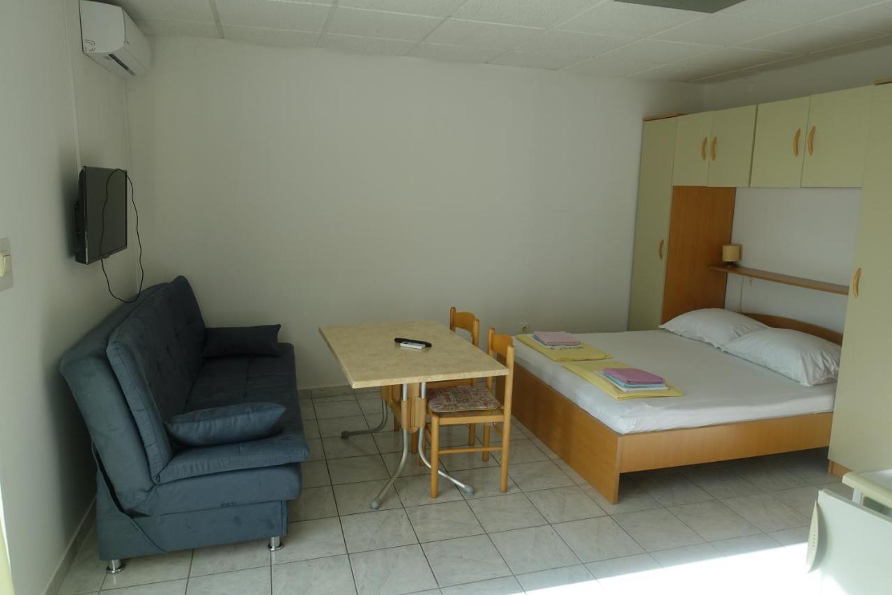 Apartments Galeb Rtina Eksteriør billede