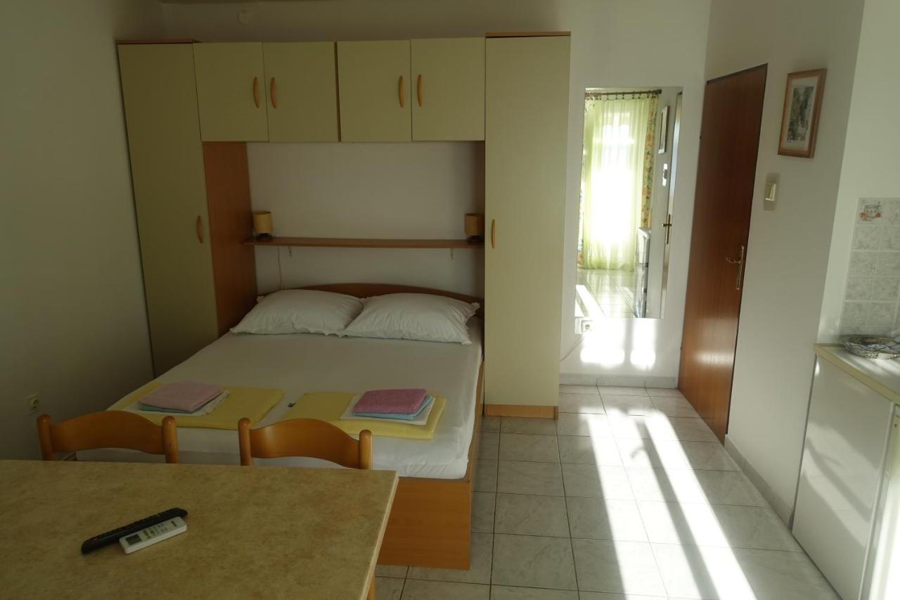 Apartments Galeb Rtina Eksteriør billede