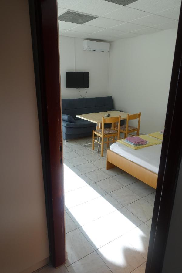 Apartments Galeb Rtina Eksteriør billede