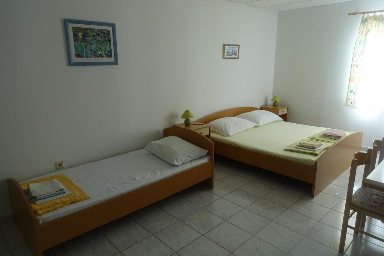 Apartments Galeb Rtina Eksteriør billede